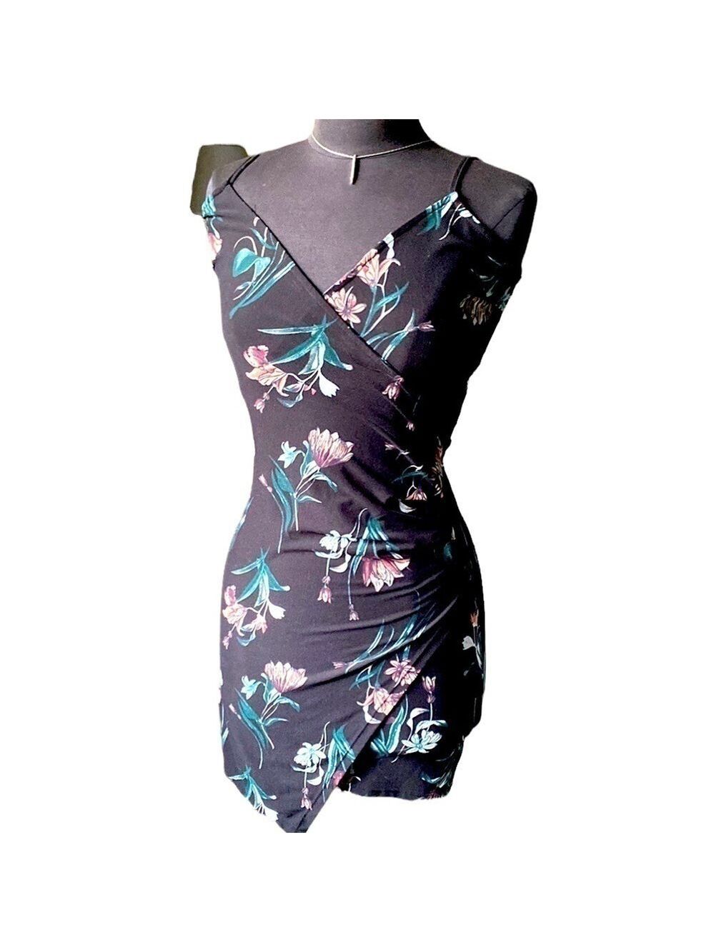 49.Streetwear Society Floral dress. Wrap style, black and floral.